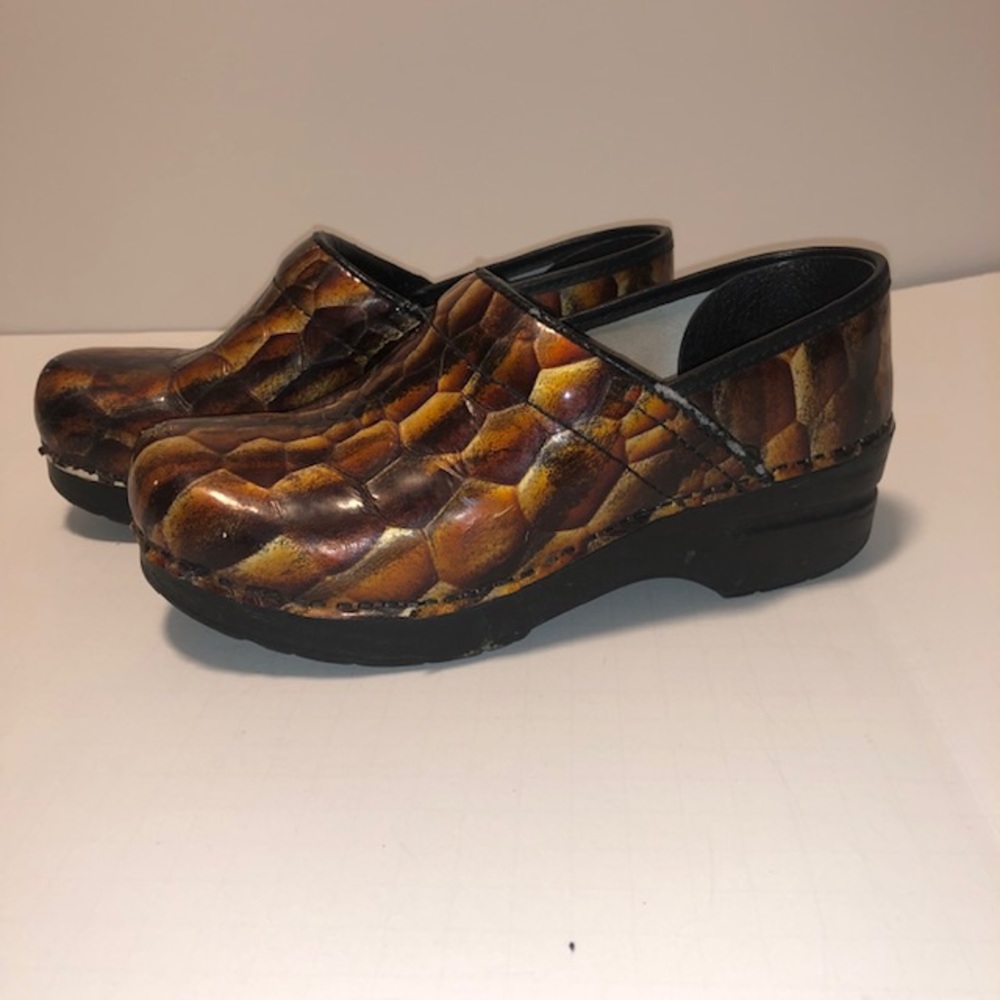 Ladies Dansko Clogs Size 7